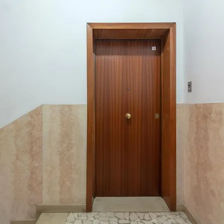 Guesthost - A 500 Mt Dalla Certosa