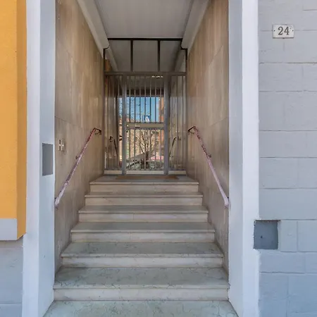 Guesthost - A 500 Mt Dalla Certosa