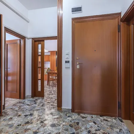 Apartmán Guesthost - A 500 Mt Dalla Certosa