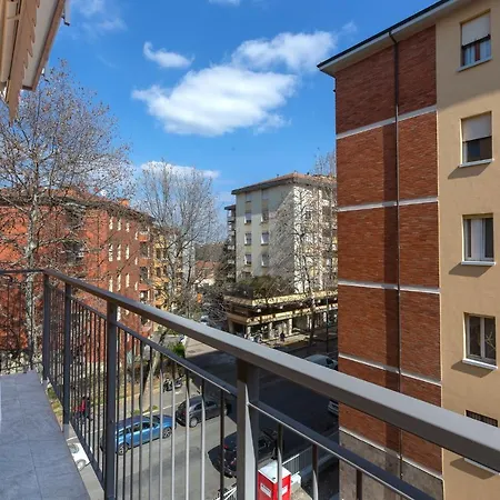 Guesthost - A 500 Mt Dalla Certosa