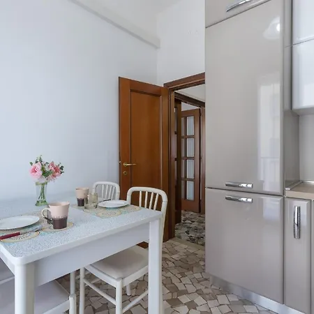 A 500 Mt Dalla Certosa Apartment