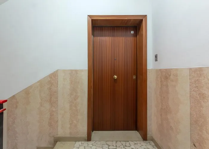 Guesthost - A 500 Mt Dalla Certosa