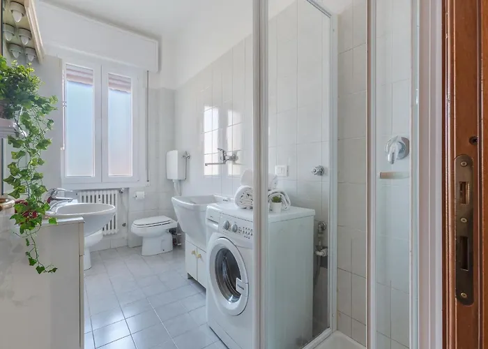 Apartment Guesthost - A 500 Mt Dalla Certosa