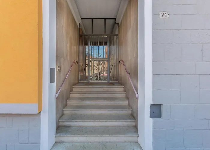 Guesthost - A 500 Mt Dalla Certosa