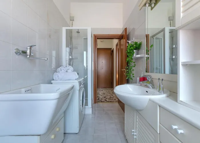 Guesthost - A 500 Mt Dalla Certosa Apartment