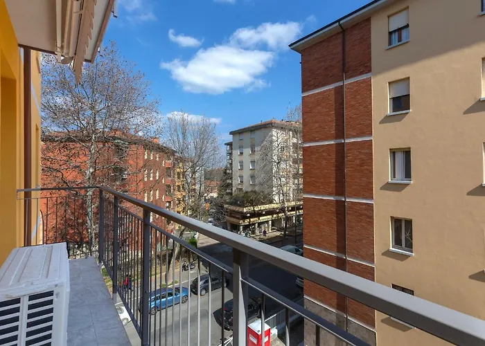 Guesthost - A 500 Mt Dalla Certosa