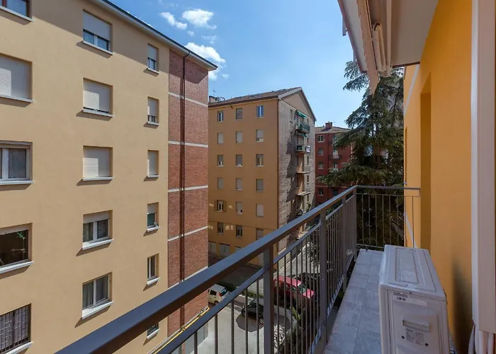 Guesthost - A 500 Mt Dalla Certosa *