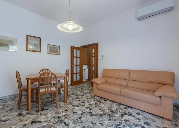 Guesthost - A 500 Mt Dalla Certosa Apartmán